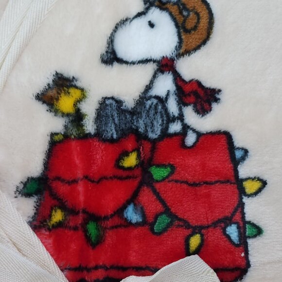 Peanuts Full/Queen Plush Blanket 90x90 By Berkshire Polyester Snoopy Holiday - Picture 3 of 9